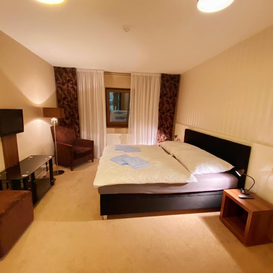 Golden Fish Apartmany Xia Plzen Ngoại thất bức ảnh