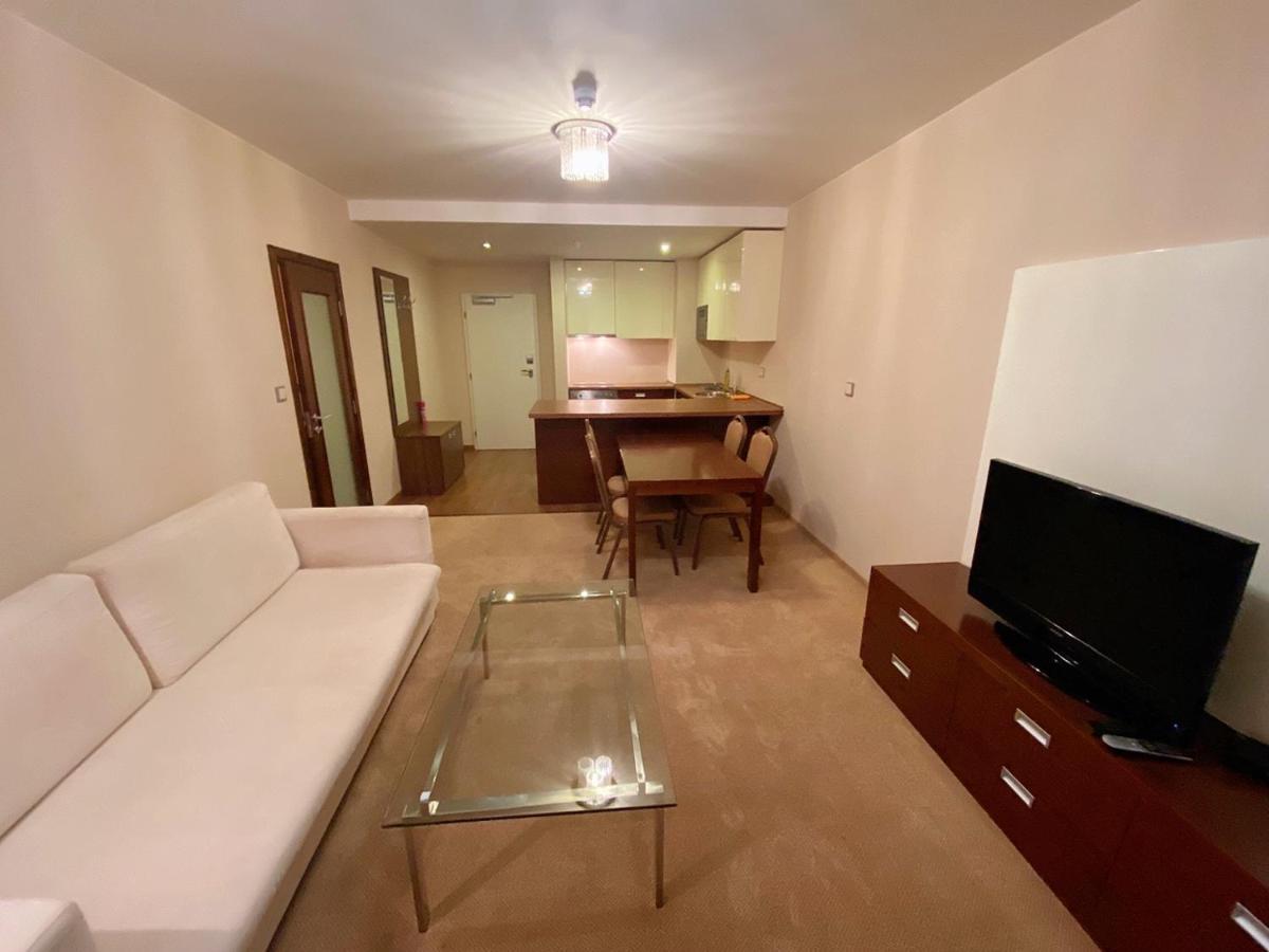Golden Fish Apartmany Xia Plzen Ngoại thất bức ảnh