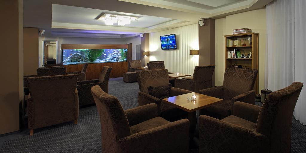 Golden Fish Apartmany Xia Plzen Ngoại thất bức ảnh