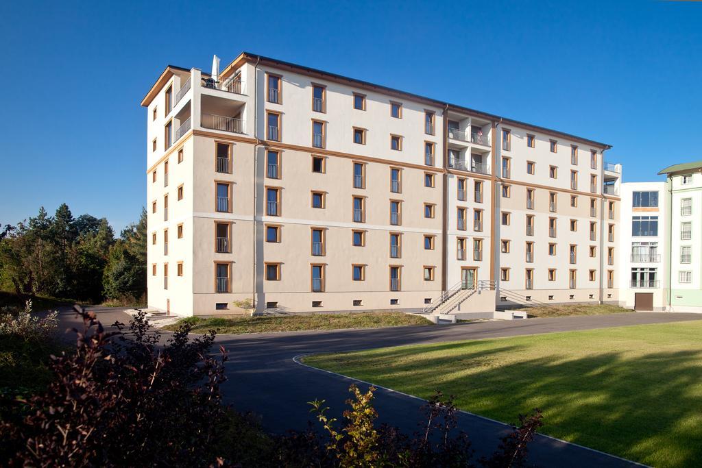 Golden Fish Apartmany Xia Plzen Ngoại thất bức ảnh