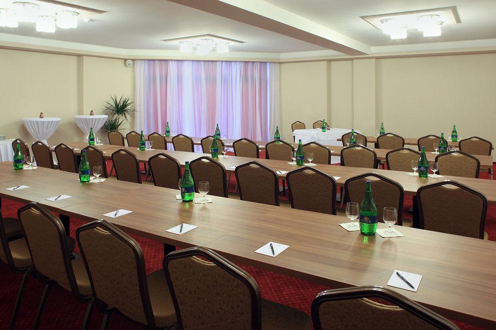 Golden Fish Apartmany Xia Plzen Ngoại thất bức ảnh