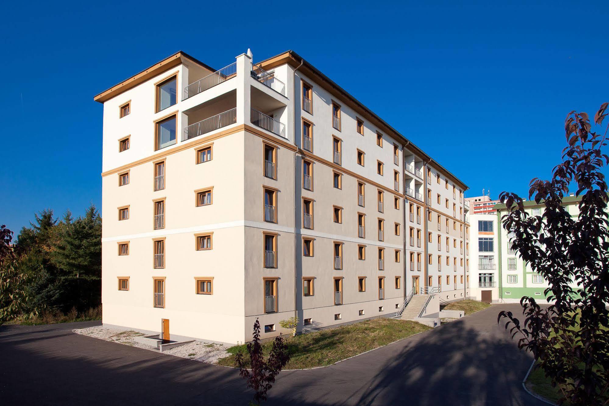 Golden Fish Apartmany Xia Plzen Ngoại thất bức ảnh
