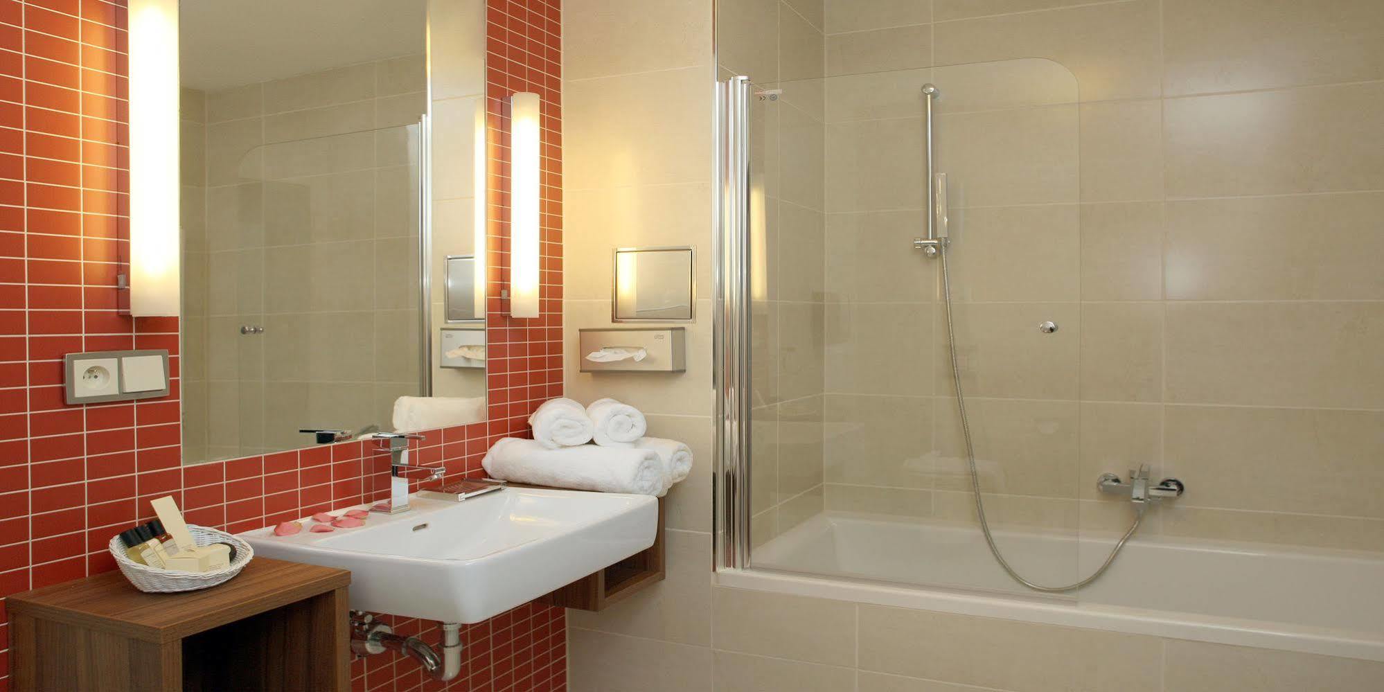 Golden Fish Apartmany Xia Plzen Ngoại thất bức ảnh