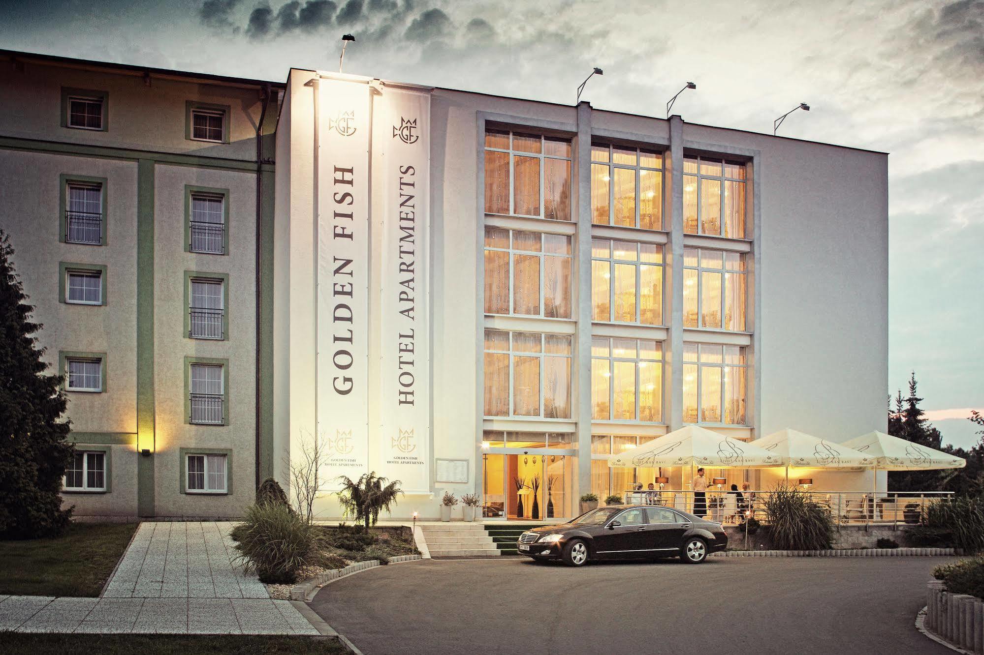 Golden Fish Apartmany Xia Plzen Ngoại thất bức ảnh